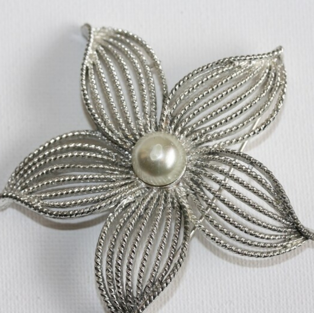 Large Silver Sarah Coventry Flower Pin signed Costume Jewelry